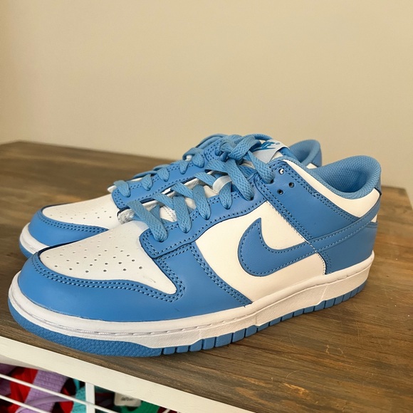 Big kids size 7 Carolina blue Nike dunks - Picture 3 of 6